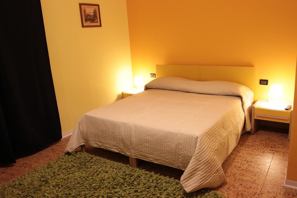 B&B Fiori Di Lava นีโกโลซี ห้อง รูปภาพ