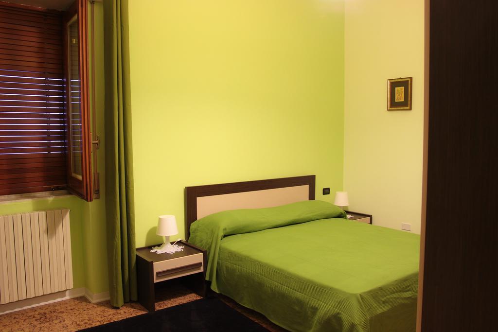 B&B Fiori Di Lava นีโกโลซี ห้อง รูปภาพ