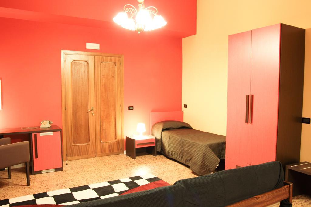 B&B Fiori Di Lava นีโกโลซี ห้อง รูปภาพ